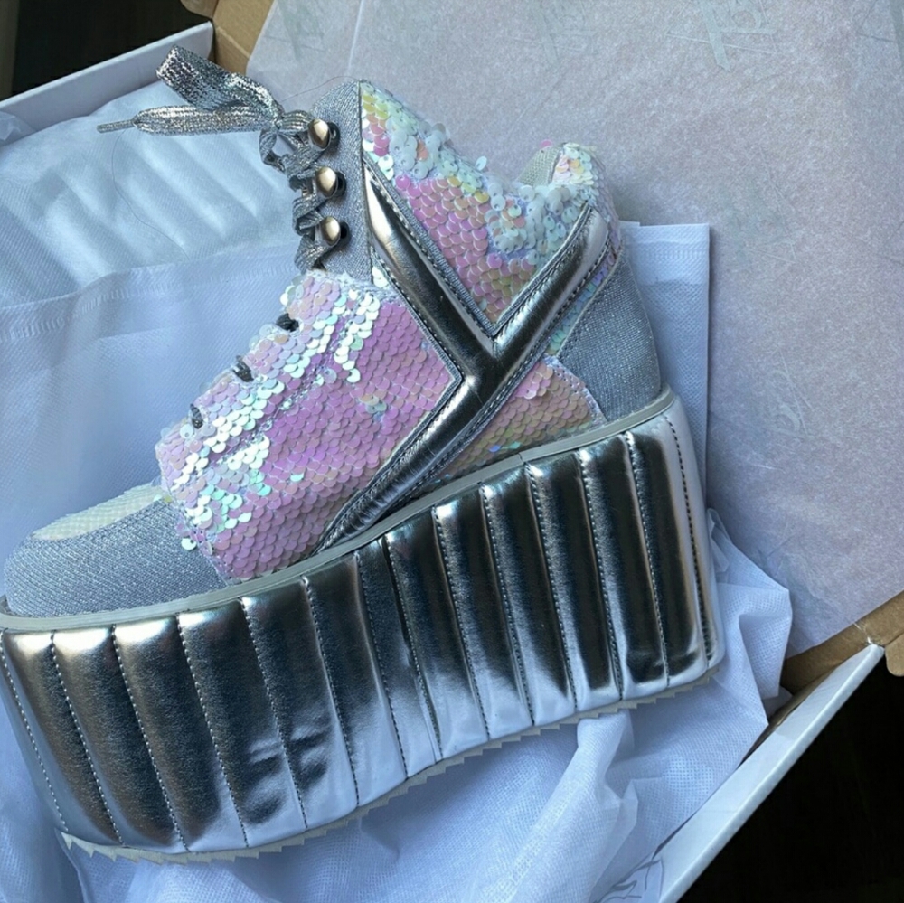 Yru moonroo platform shoes